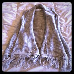 Girls lightweight sleeveless sweater w/fringe